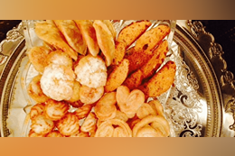 2-Local-Experience-Dinner-With-A-Show (1)